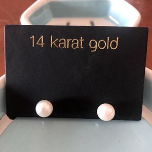 Cultured Freshwater Pearl Stud Earrings (6-7mm) in 14k Gold